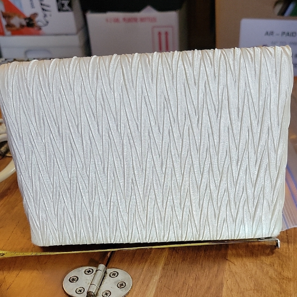 Source Unknown White Textured Clutch - image 1